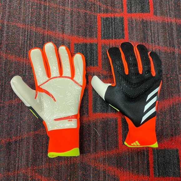 Predator GL Pro FS Goalkeeper Gloves - Picture 4 of 5
